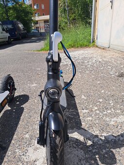 Dvě elektrokoloběžky na díly nebo opravu - cena za oba kusy - 6