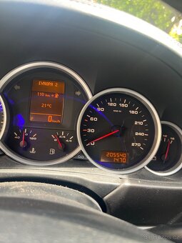 Porsche Cayenne - 6