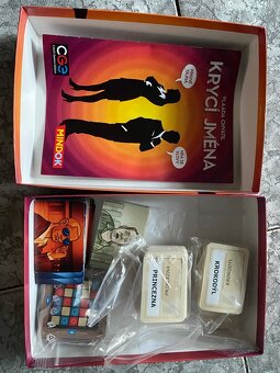 Společenská hra Scrabble a Krycí jmèna - 6