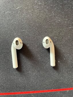 AirPods (2 generace) - 6