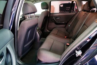 BMW 318i Touring 105kW, M paket, 2x ALU, SENZORY,VÝHŘEV,ŠÍBR - 6