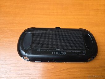 "REZERVACE" Sony Playstation PS Vita 1100 (OLED, 3G) - 6