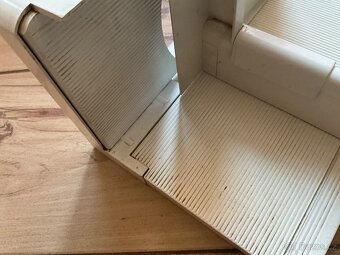 El.kráječ na chléb- Bosch - 6