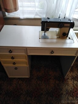 Prodám šicí stroj veritas - 6