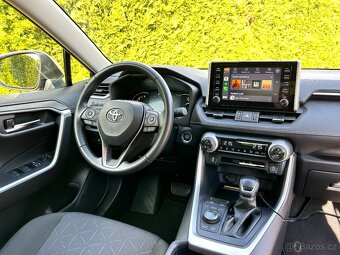 Toyota RAV4 2.0 4x4, ČR 2020, najeto jen 30 000km - 6