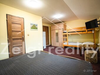 Rohatec Prodej penzionu, 10 apartmánů - 6