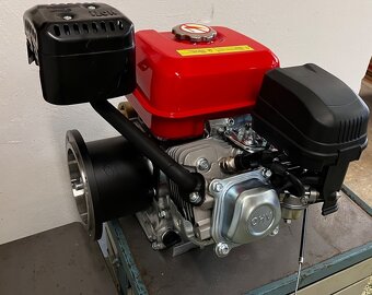 MF-70 čtyřtaktní motor 7 PS s ručním + el. starterem - 6