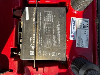 Traktor na sekání trávy - 6