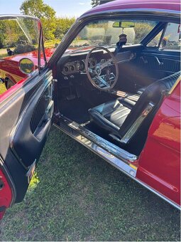 Ford Mustang Fastback z roku 1966 - 6