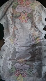 Záclony, červené závěsy, ubrus. - 6