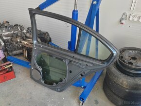 ŠKODA OCTAVIA II/2 LIFTBACK- pravé zadní dveře - 6