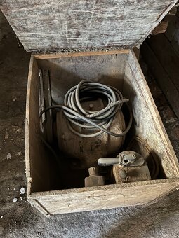 stará, rustikální stolní pila (cirkulárka) - 6