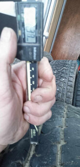 235/65 16c Danlop econodrive - 6