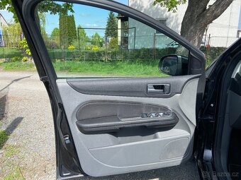 Ford Focus 1.6 i Navigace,Senzory,ALU - 6