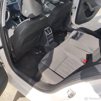 Octavia facelift,xenon,4x4,110kw,6/2017,koupeno v ČR,Kessy - 6