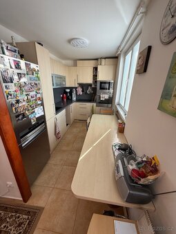 Prodej bytu 3+KK s balkonem, zahrádkou a parkovacím stání - 6