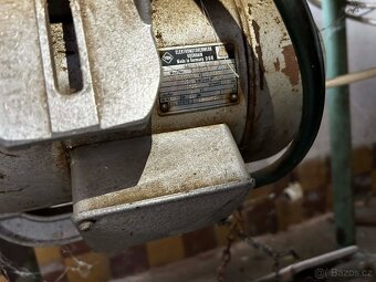 Průmyslové šicí stroje - celkem 3 ks - 6