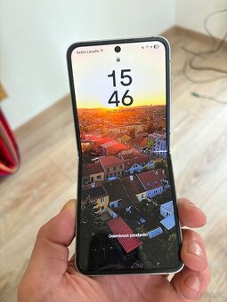 Samsung Galaxy Z Flip6 5G 12 GB / 256 GB - šedý - 6