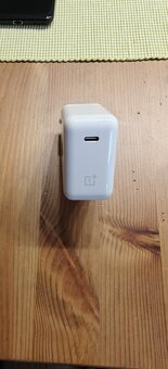 OnePlus 9 Pro–12GB/256GB + příslušenství, po výměně baterie - 6