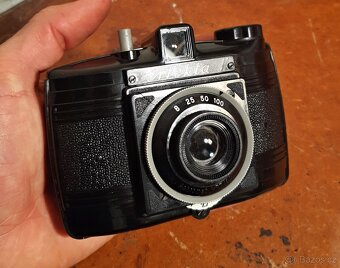 Funkční bakelitový fotoaparát PERFEKTA II z roku 1954 - 6