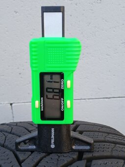 Pěkné zimní pneu Nexen Winguard Sport 215/45/17 vzorek 8mm - 6