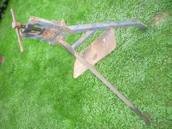 prodám kompresor, různé svěráky, kladky...a další nářadí - v - 6