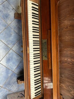 Starý pianino - 6