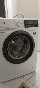 Pračka elektrolux - 6