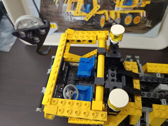 LEGO Technic 8460 Pneumatic Crane Truck +návod+box - 6