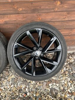 Orig. Letni alu kola Vega R19 235/40/19 - 6