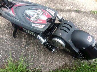 Elektrická koloběžka Nitro scooters XE 1200 - 6
