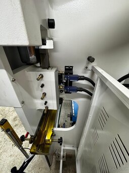 Ohraňovací lis GENUO 60t 2500mm NC - ihned k odběru - 6