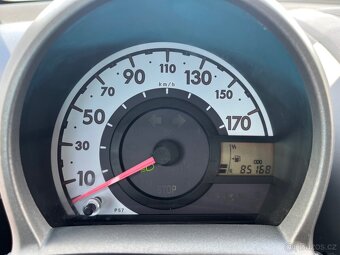 PEUGEOT 107 1,0i TRENDY 1.MAJITEL - 6