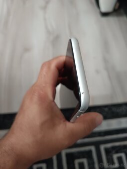 iPhone xr - 6