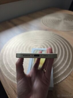 Prodám žlutý Apple IPhone 15 128GB - 6