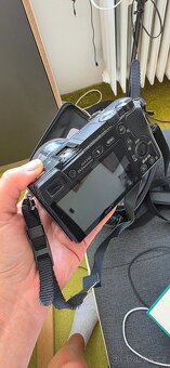 fotoaparát s příslušenstvím - 6