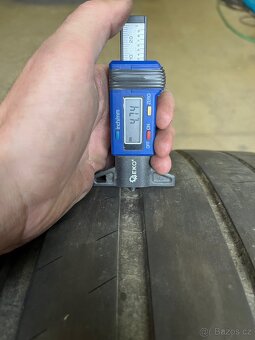 Michelin 325/35 R23 - 6