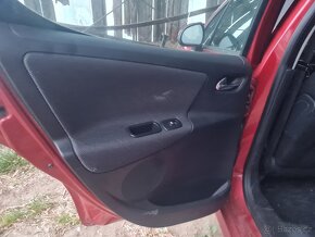 Peugeot 207 interiér - 6