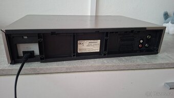 Videorekordér Panasonic NV HD647 + VHS kazety 41 ks. - 6