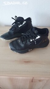 dětské boty Under Armour GS Lockdown 6, vel. 37,5 - 6