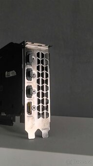 GIGABYTE GeForce GTX 1650 GAMING OC 4 - 6