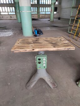 Industriální stůl, nábytek, židle, stojan.. - 6
