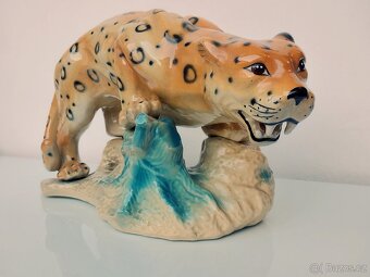 Velká stará socha geparda/levharta - 6