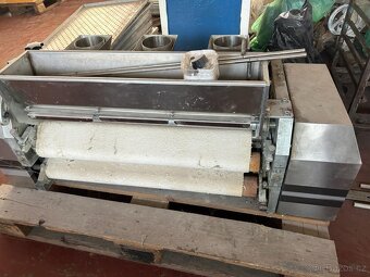 Rohlíkovače na tvarování těst - 6