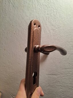 Štítové kování zlatá,bílé, hnědé, antik - 6