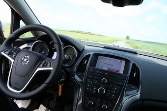 Prodám Opel Astra Sports Tourer 1.4 Turbo 110kw Benzín+LPG - 6