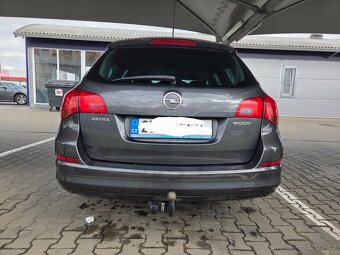 Opel Astra spots tourer 16v benzín - 6