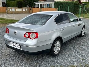 Volkswagen Passat 2.0 TDI NAVI AUTOMAT DSG ČR SPZ - 6