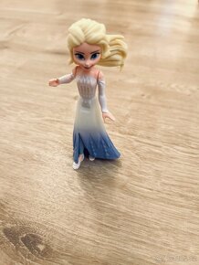 Figurka Elsa a Anna Frozen Ledové království Hasbro. - 6