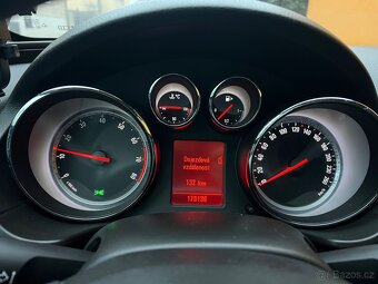 Opel INSIGNIA SPORTS TOURER - 6